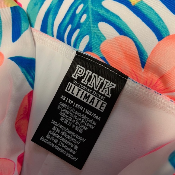 Victoria Secrets Gym to Swim - Picture 5 of 6